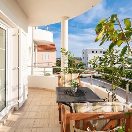 Villa Vodice 아파트